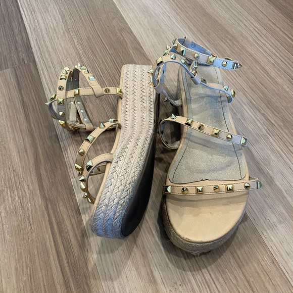 Platform sandals - Picture 2 of 5